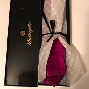 Dolceputa Magenta Tie and Kerchief